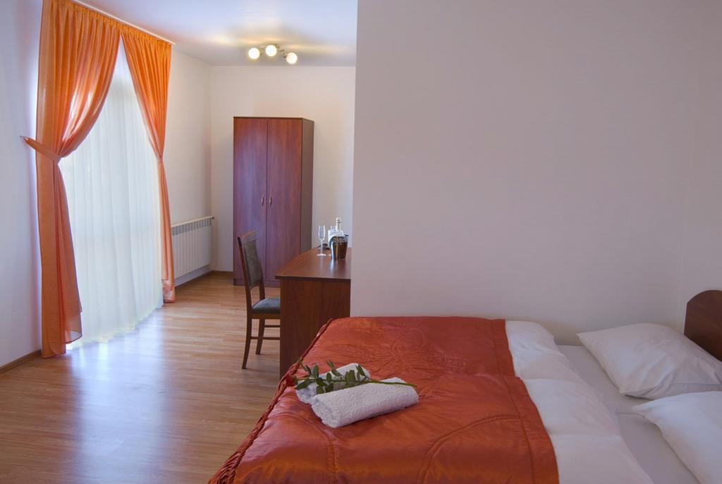 Czerwone Wierchy - Sauna I Jacuzzi Wliczone W Cene Pobytu! Bialka Tatrzanska Oda fotoğraf